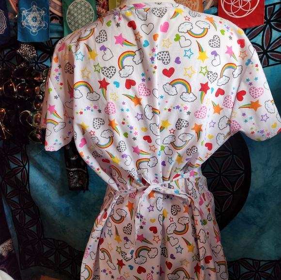 SM Cassandra O rainbow scrub top - Picture 2 of 3